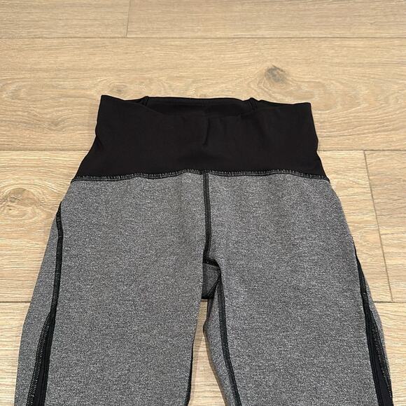 LULULEMON Heathered Black Train Times‎ Crop Active Running Workout Capris Size 4 - Picture 4 of 13